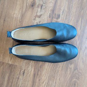 EVERLANE The Italian Leather Round Toe Day Glove Flats in Black 6.5